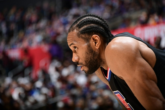 她在面对世 她在面对世